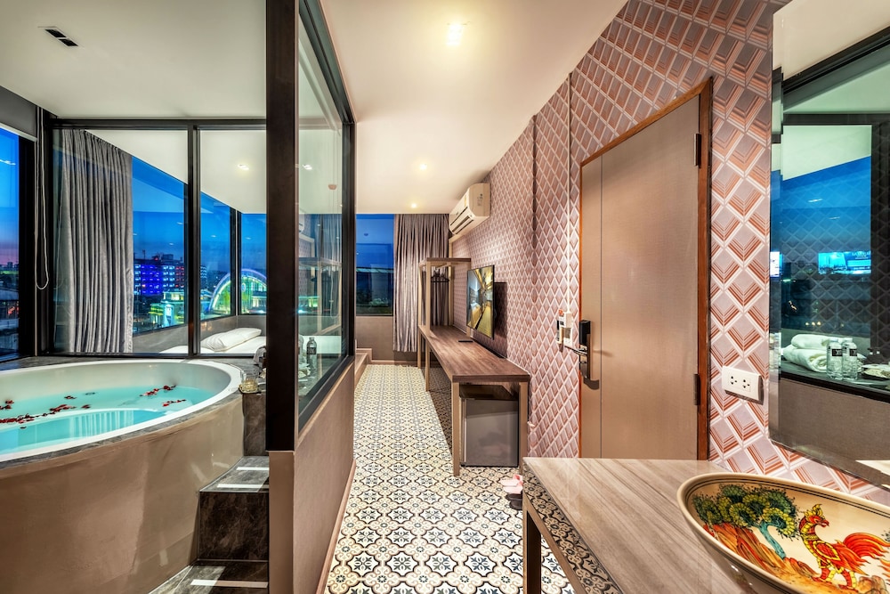 Deluxe Double Room with Jacuzzi photo 3