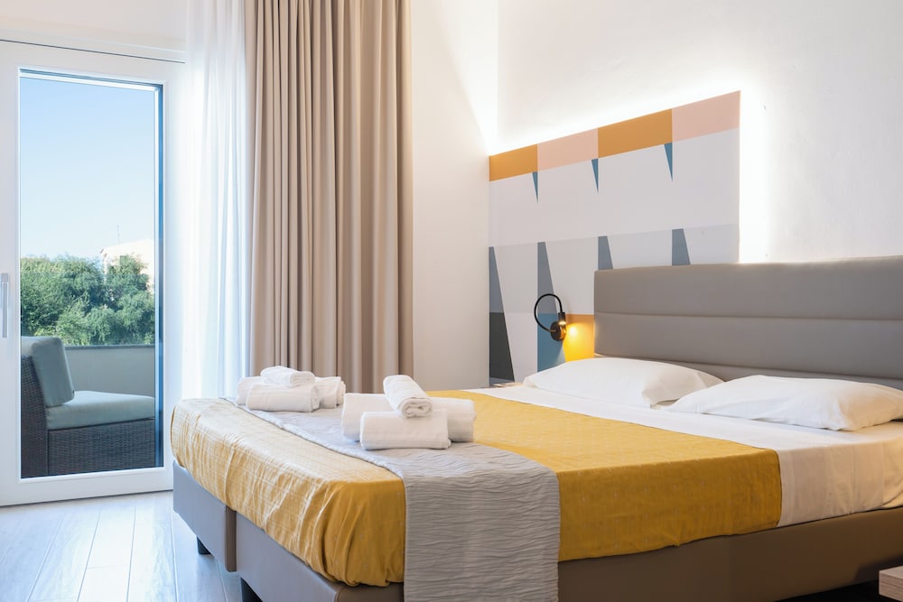 Classic Double or Twin Room, Balcony