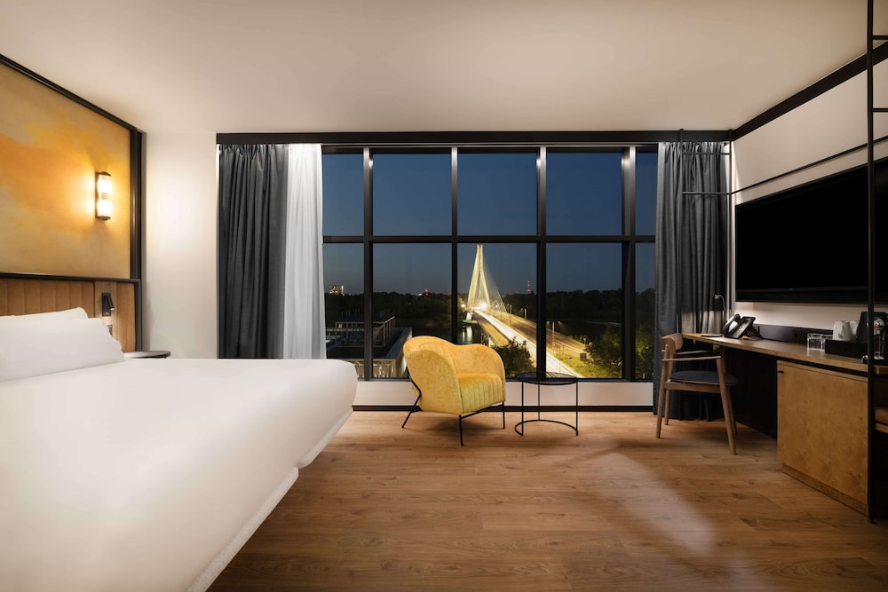 Deluxe with View - Photo 10
