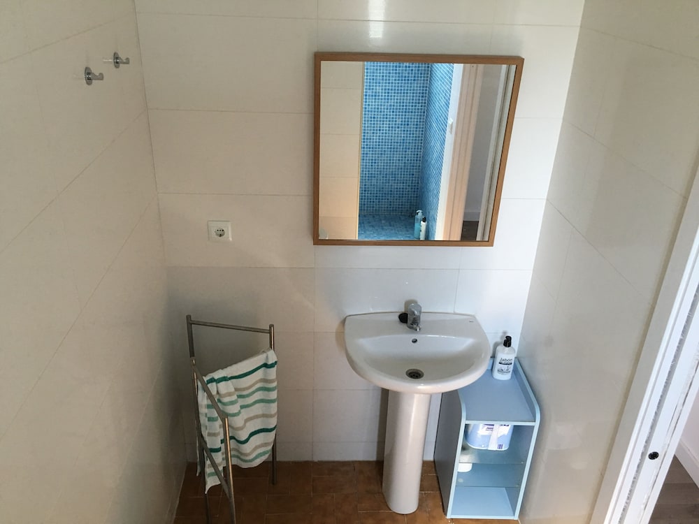 House, 3 Bedrooms photo 2