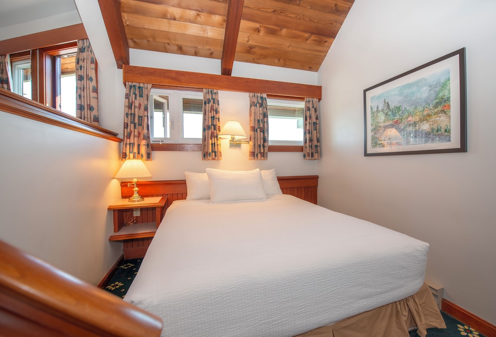Standard Studio Suite, Non Smoking, Ocean View photo 2