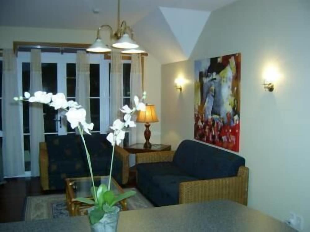 Luxury Apartment, 2 Bedrooms, Kitchen, Partial Sea View photo 3