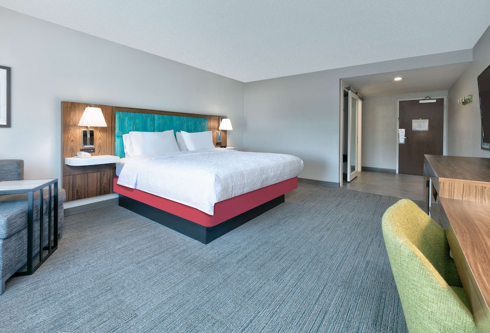 Room, 1 King Bed, Beach View - Photo 3