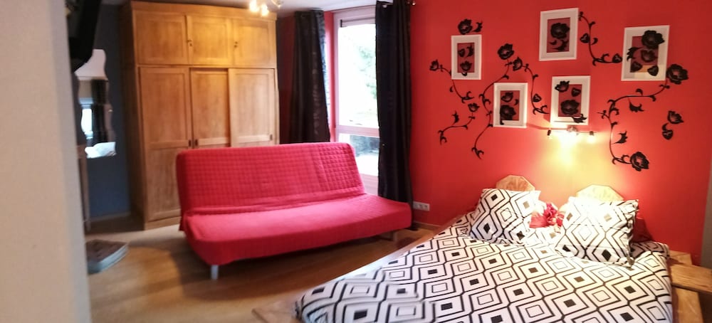 Romantic Quadruple Room, Ensuite photo 3