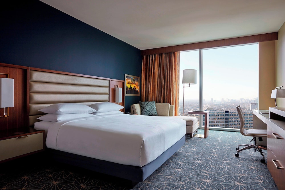 Luxury Suite, 1 Bedroom, Pool View photo 3