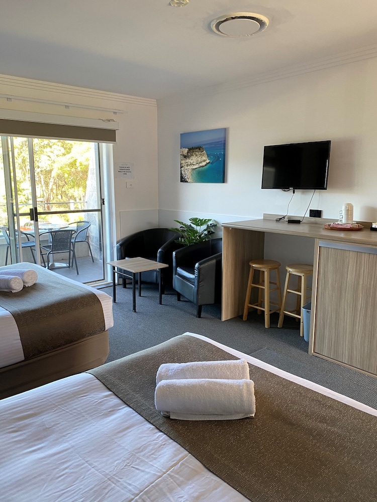 Superior Bayview Twin Room photo 1