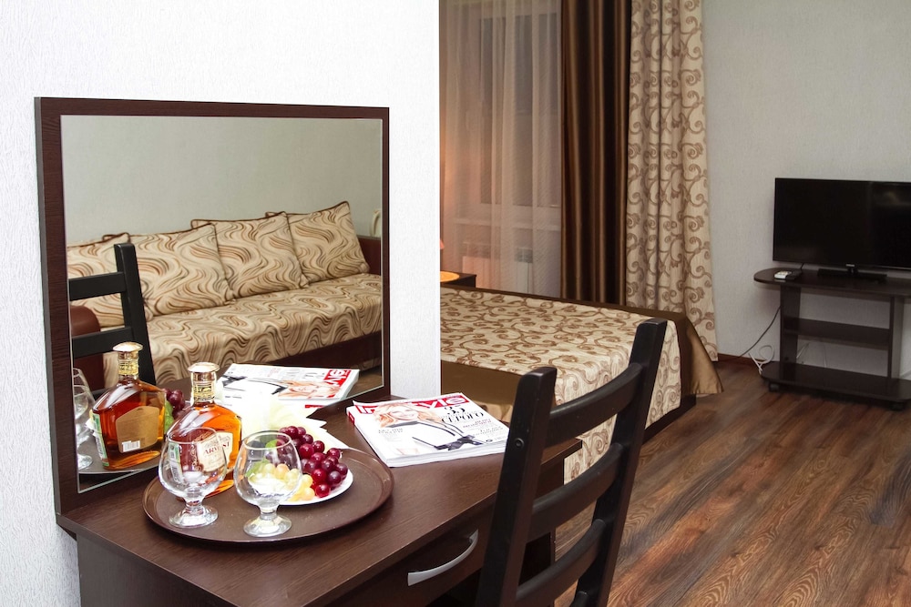 Superior Room, 1 Queen Bed, Non Smoking photo 3