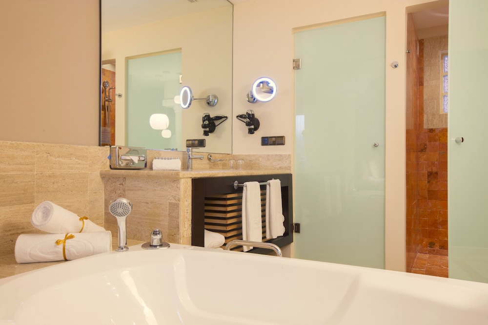 Junior Suite, Beachside - Photo 2