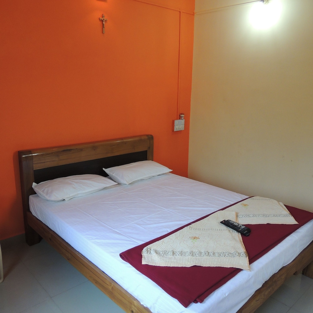 Business Double Room, 1 Queen Bed, Smoking, Ensuite photo 3