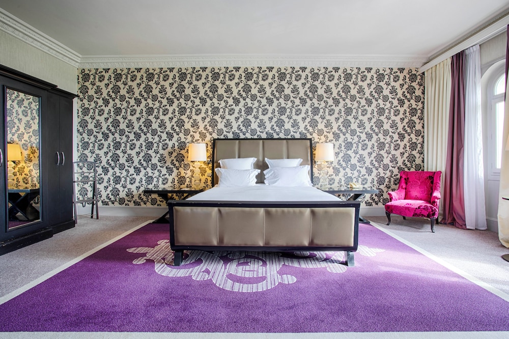 Suite Victoria Vue Jardin (1 très grand lit et 1 canapé-lit, vue jardin) - Photo 2