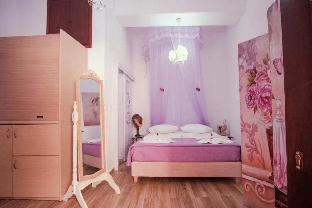 Studio (Katerina-Lila)