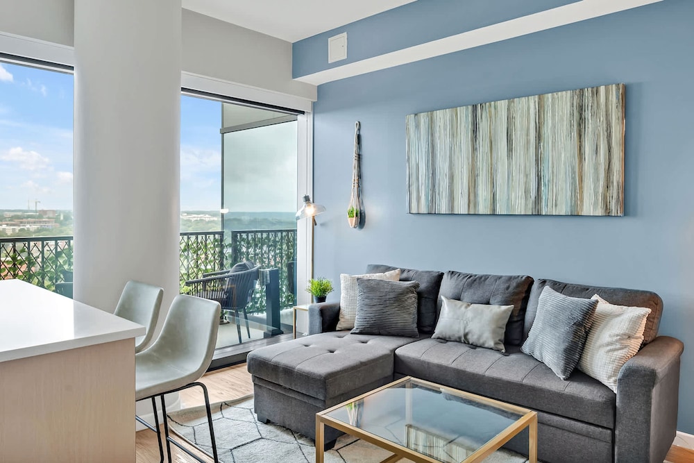 High-Rise Apt Raleigh Free Parking & Sunset View 2, Bilde 28