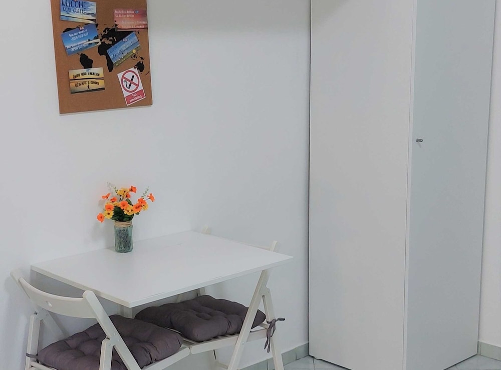 Studio (Studio Apartment with Terrace)