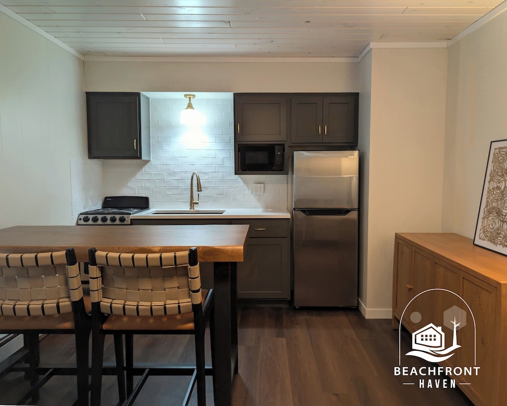 Studio Suite, Patio, Beach View photo 3
