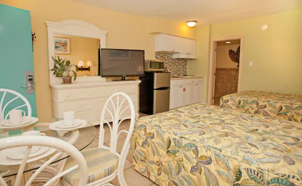 Deluxe Room, Pool View (CAYS)