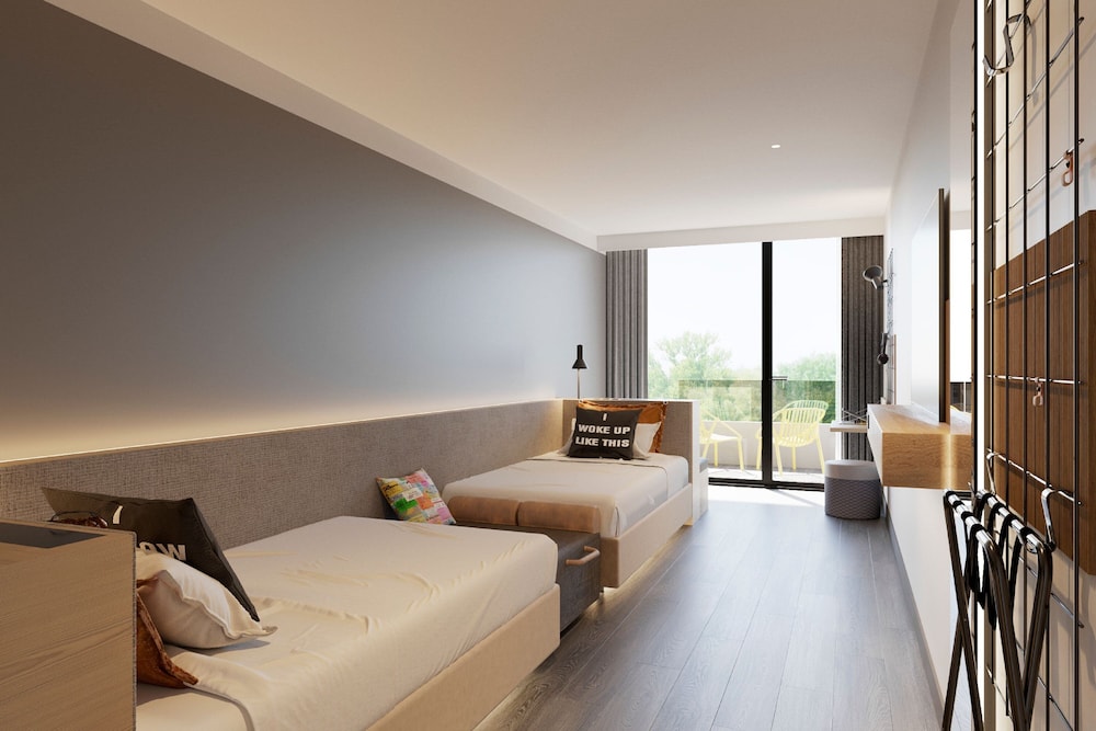 Room, 2 Twin Beds, Balcony