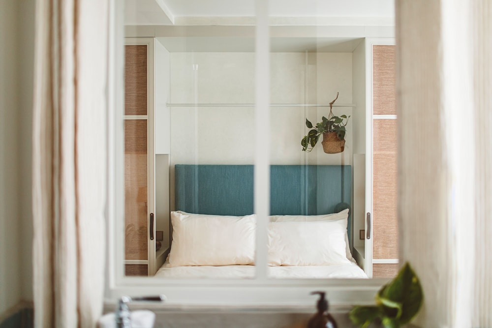 Single Room (Working HOY)