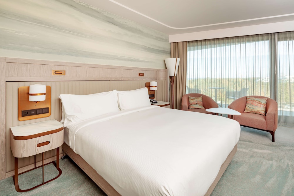 Superior Room, 1 King Bed (Side View) - Photo 5