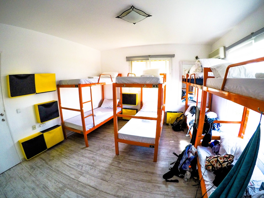 Basic Shared Dormitory, Mountain View photo 1