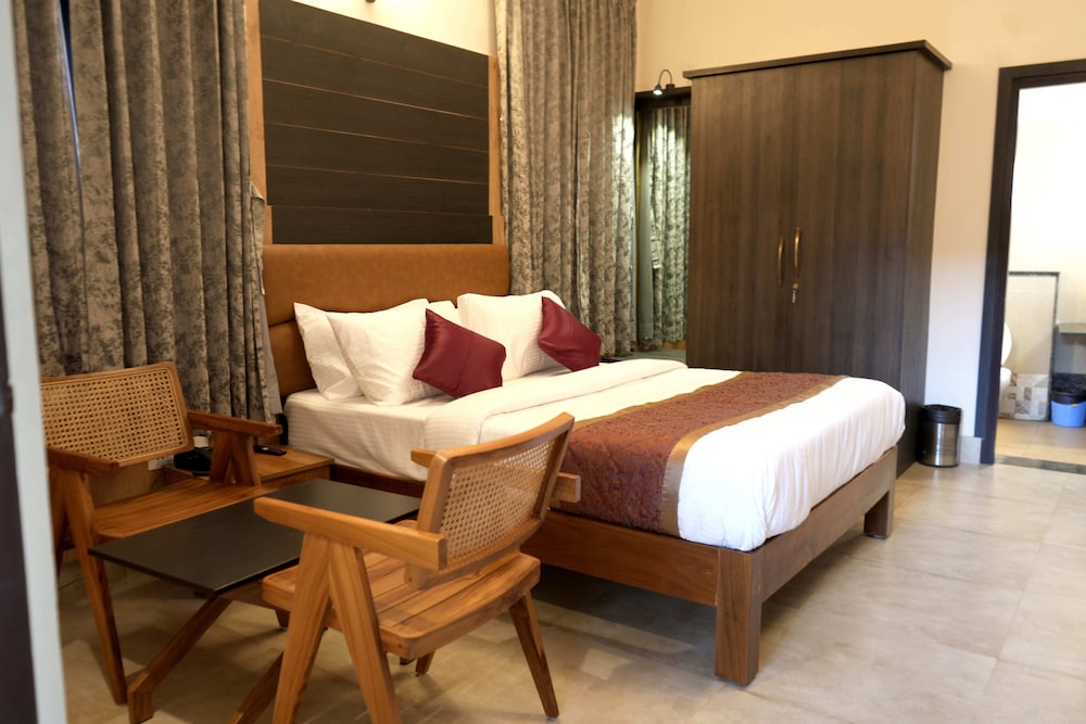 Executive Double Room, City View