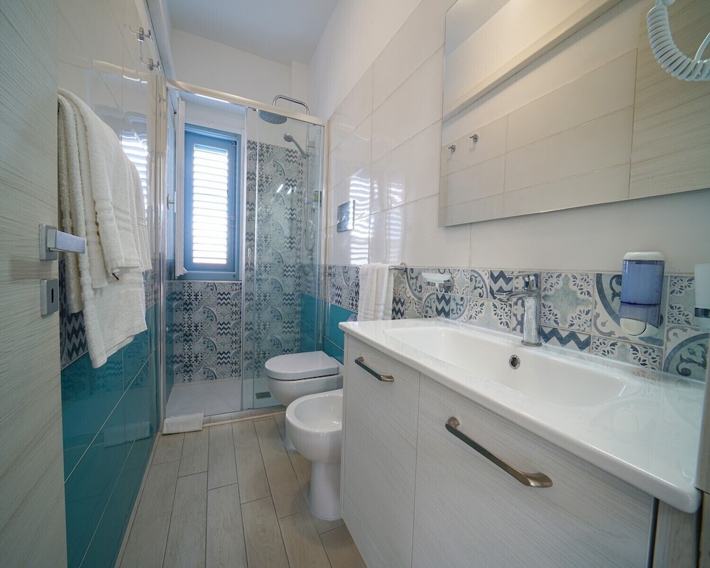 Comfort Condo, Tower photo 2