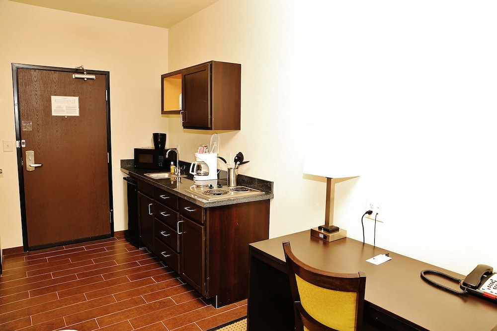 Suite, 2 Queen Beds, Kitchenette photo 1