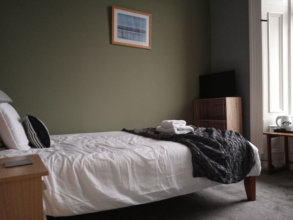 Basic Single Room (No Bathroom) photo 2