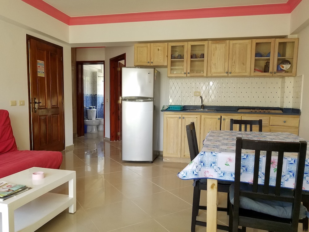 Basic Condo, 1 Bedroom, Kitchen photo 2