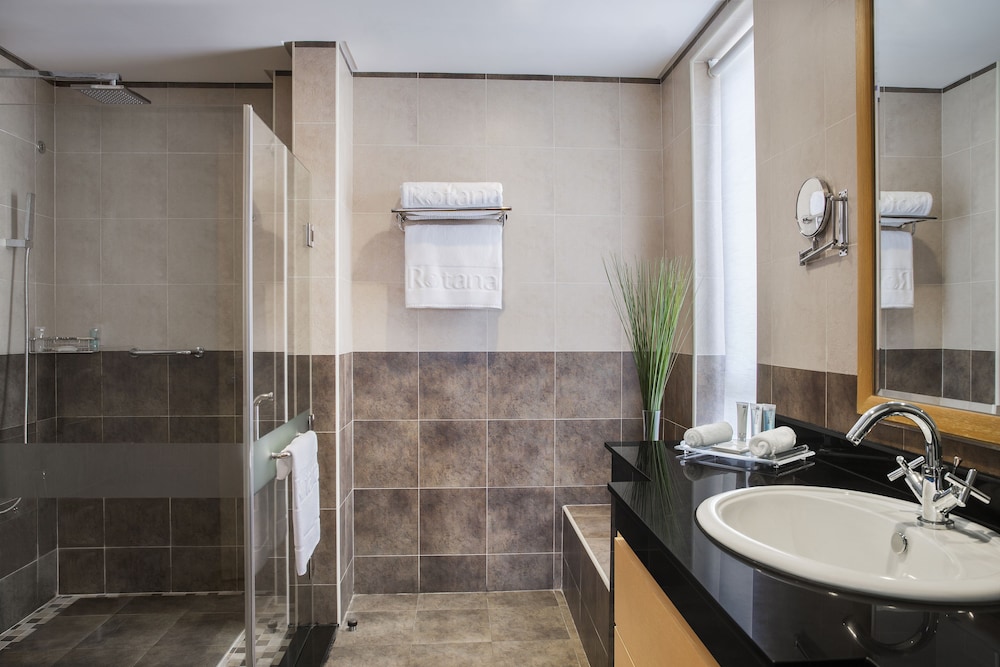 Two Bedroom Suite with Balcony photo 2