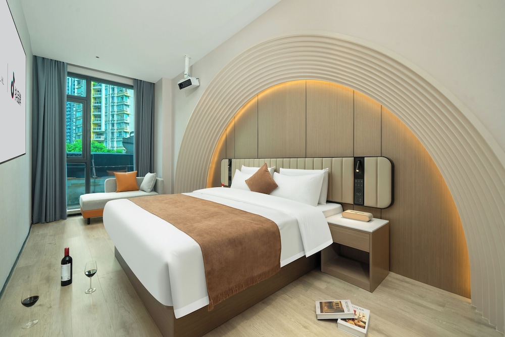 Executive Double Room, Housekeeping, City View