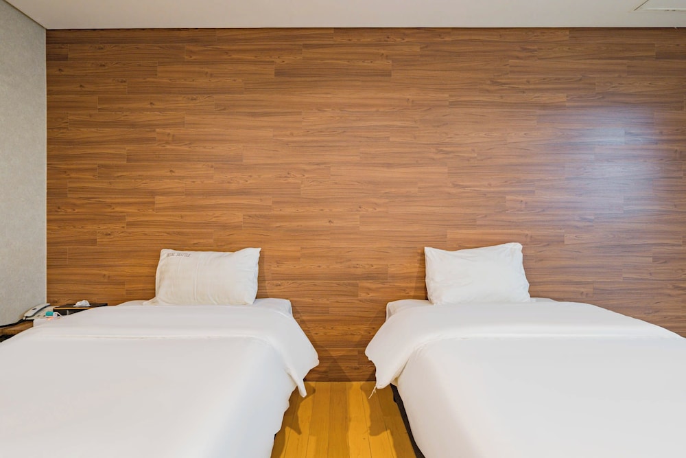 Luxury Twin Room, 2 Twin Beds - Photo 3