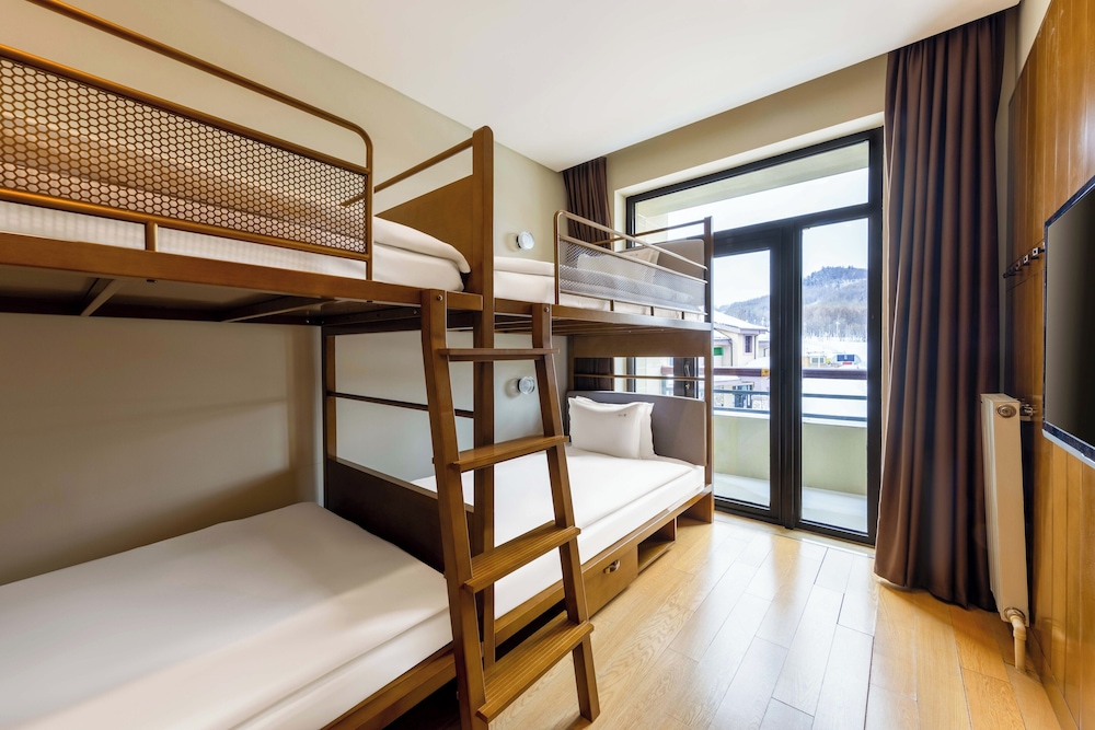Suite, Balcony