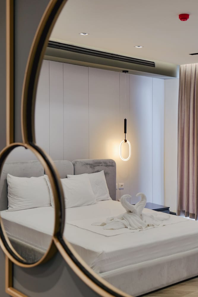 Deluxe Suite photo 2