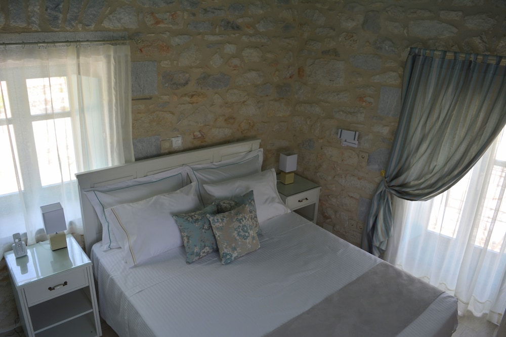 Family Suite, Partial Sea View (Thea)
