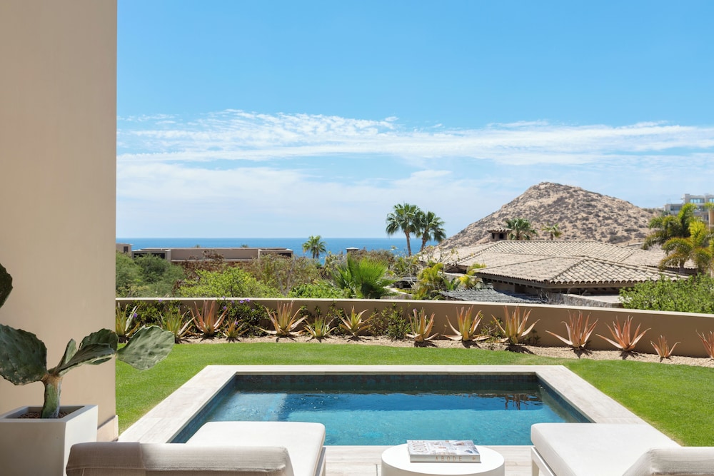 Coastal View Three Bedroom Residence with Pool - Two Kings and Bunks