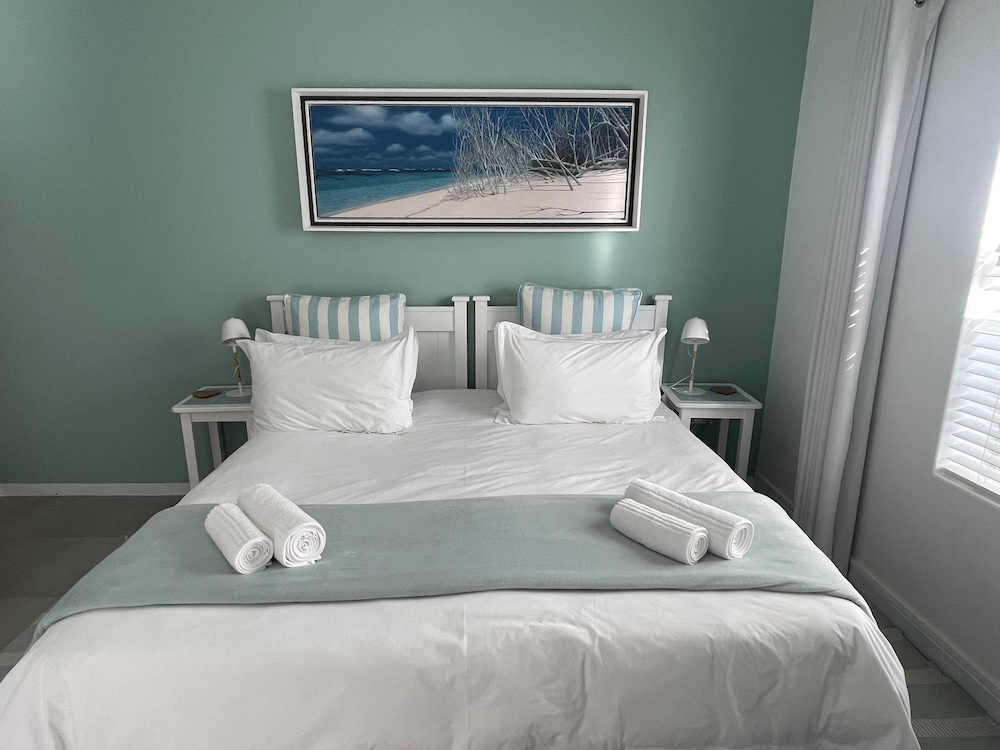 Superior Room, 1 King Bed photo 1