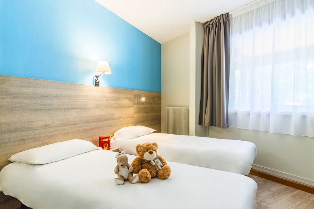 Room, 3 Bedrooms
