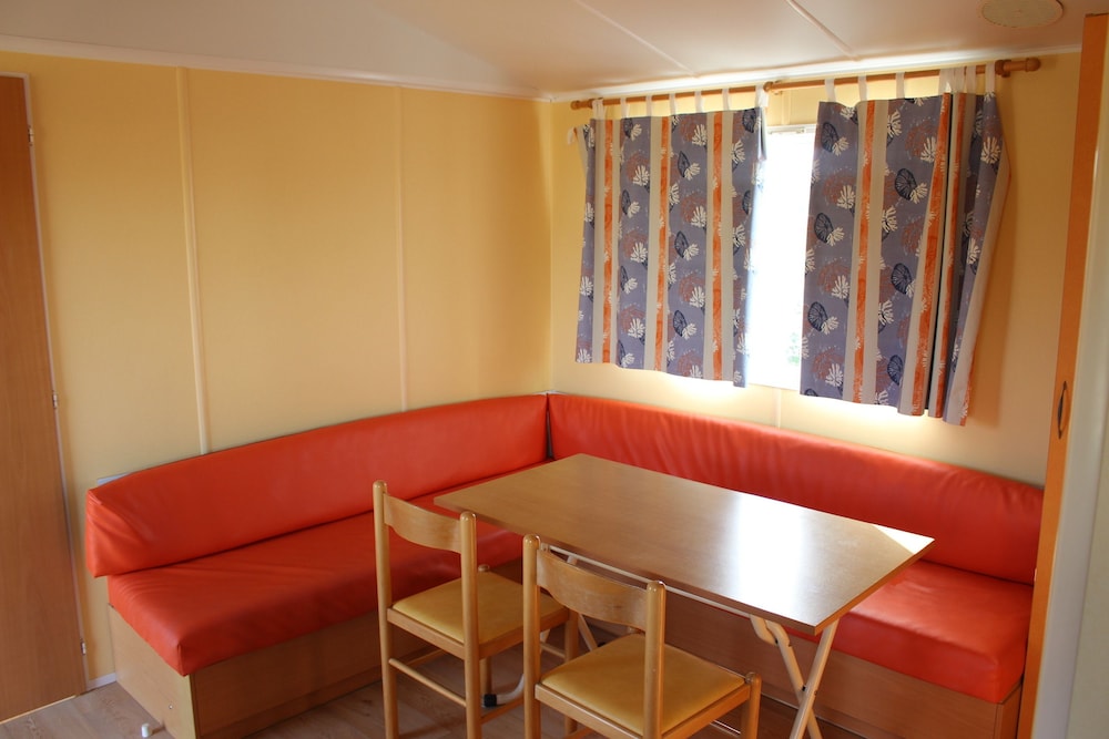 Mobile Home, Accessible photo 1