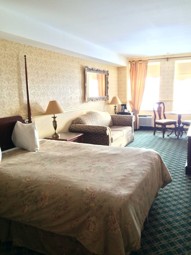Superior Room, 1 Queen Bed photo 3