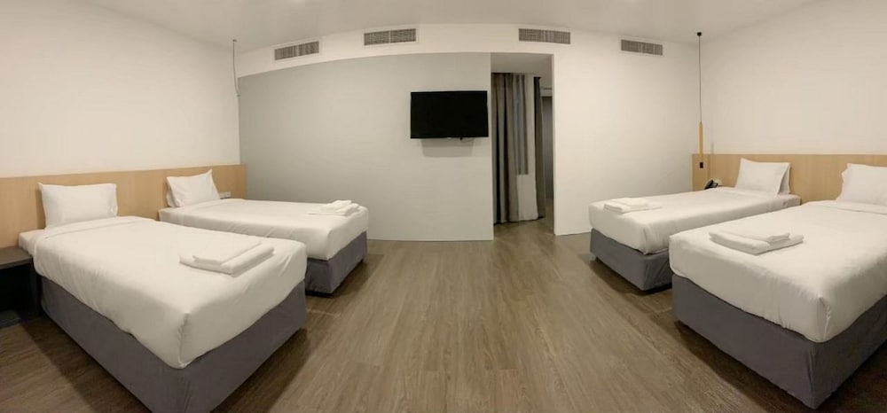 Family Quadruple Room - Photo 6