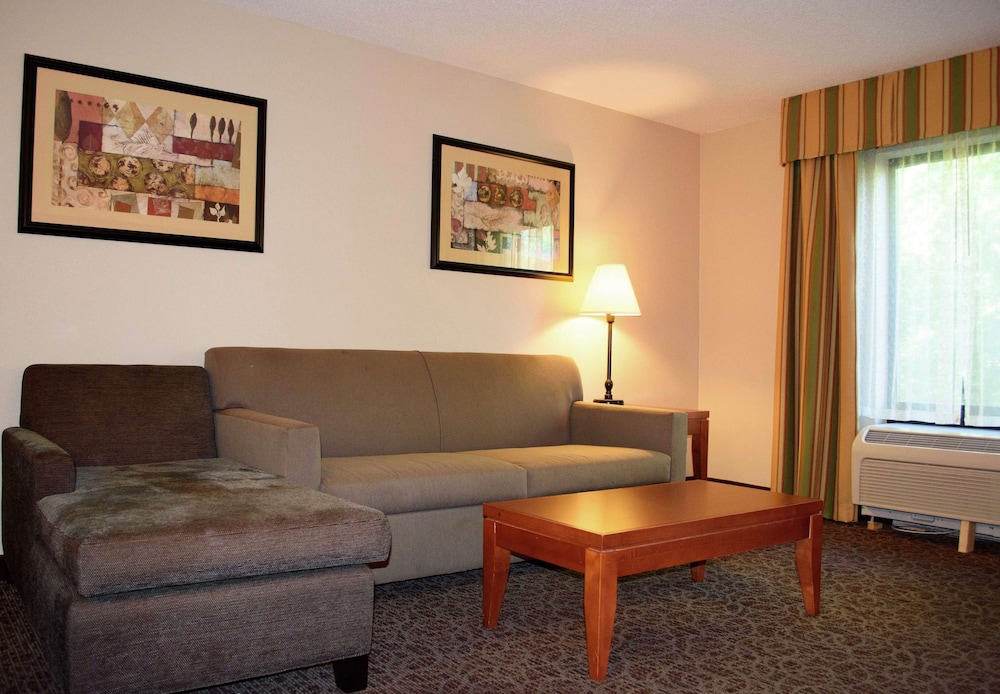 Suite, 2 Queen Beds, Non Smoking - Photo 1