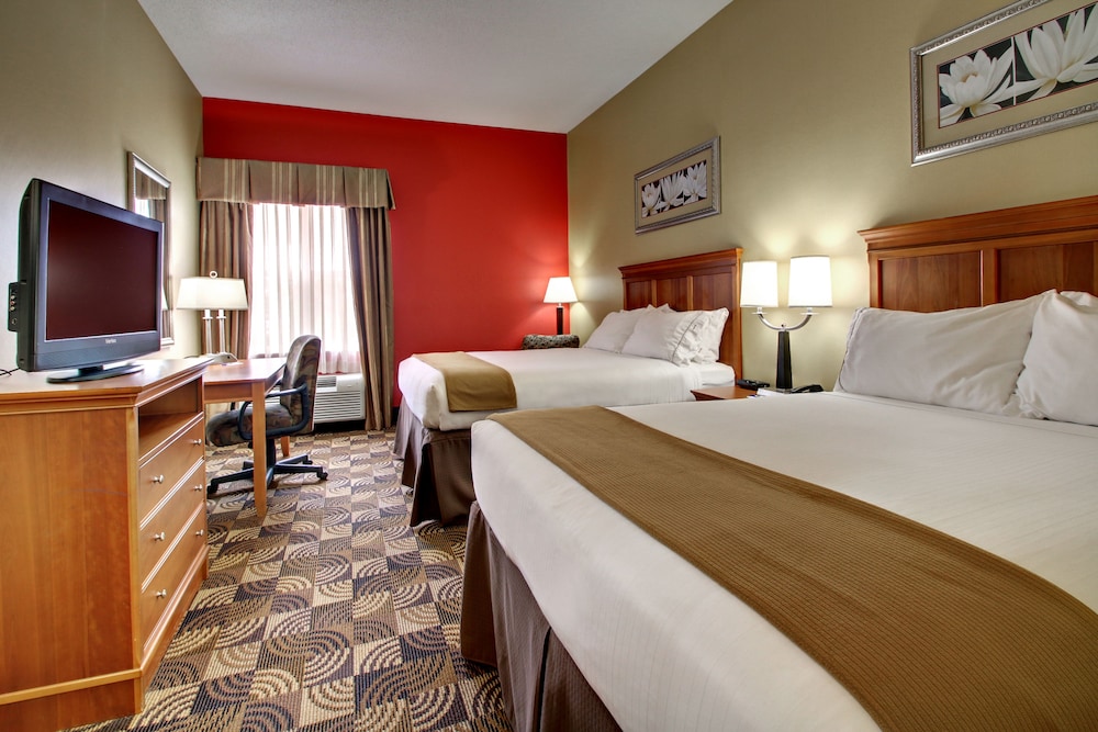 Standard Room, 2 Queen Beds - Photo 1