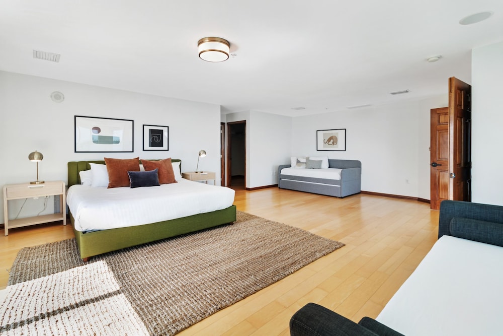 6 Bedroom Penthouse photo 1