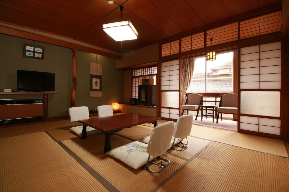 Standard Japanese Style Room photo 3