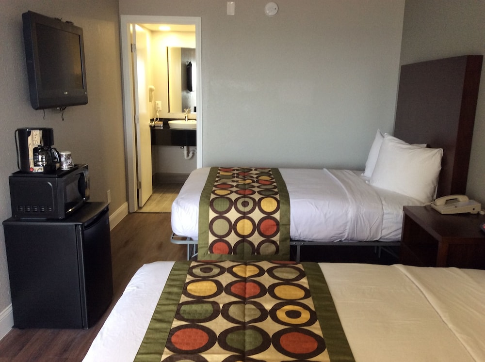 Standard Room, 2 Double Beds, Ocean View photo 1