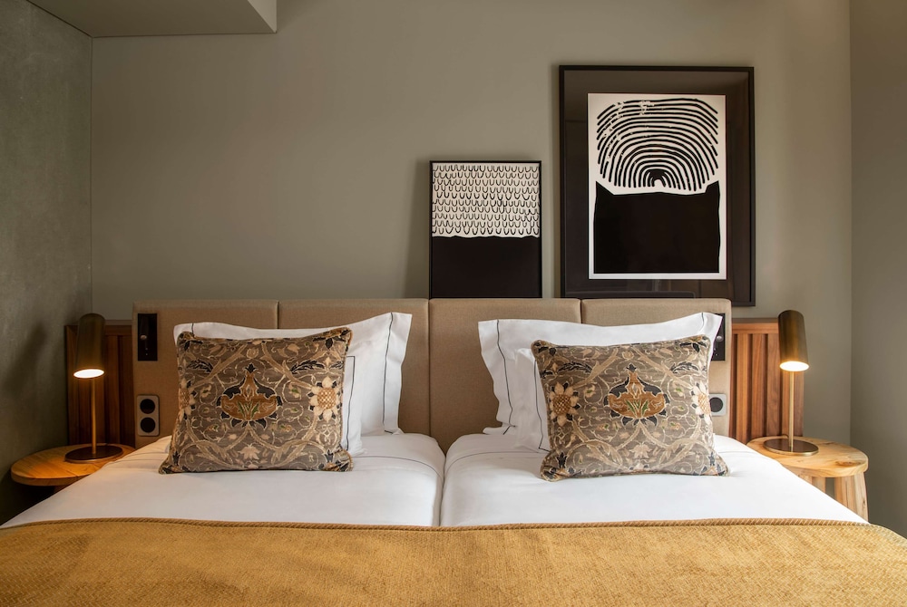 Suite, 2 Twin Beds, Non Smoking - Photo 2