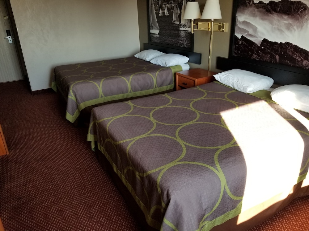 Room, 2 Queen Beds - Photo 2