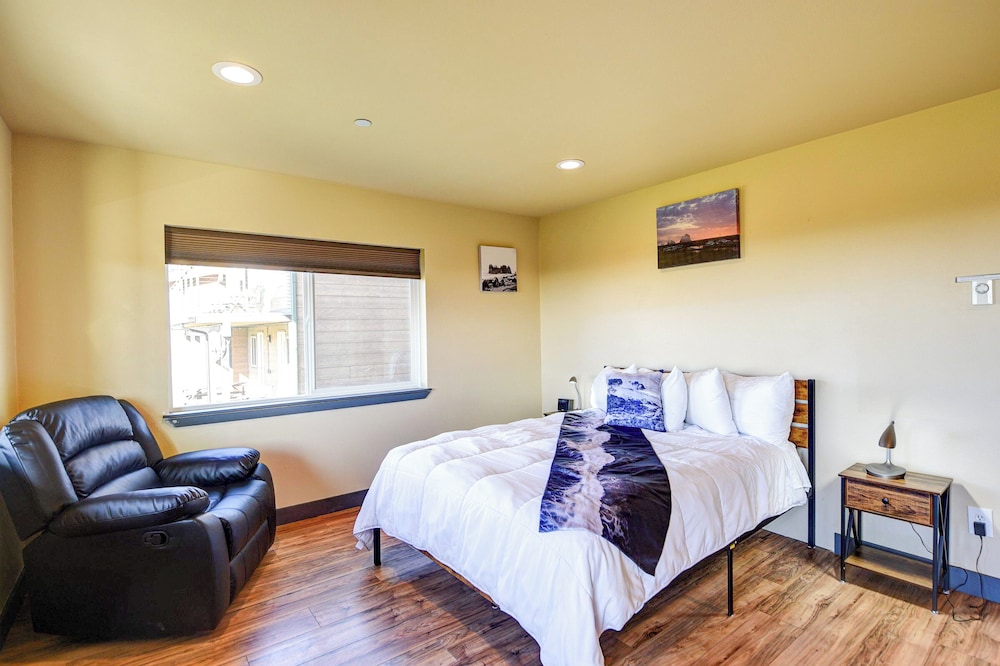 Premium Studio Suite, 2 Bedrooms, Ocean View, Oceanfront