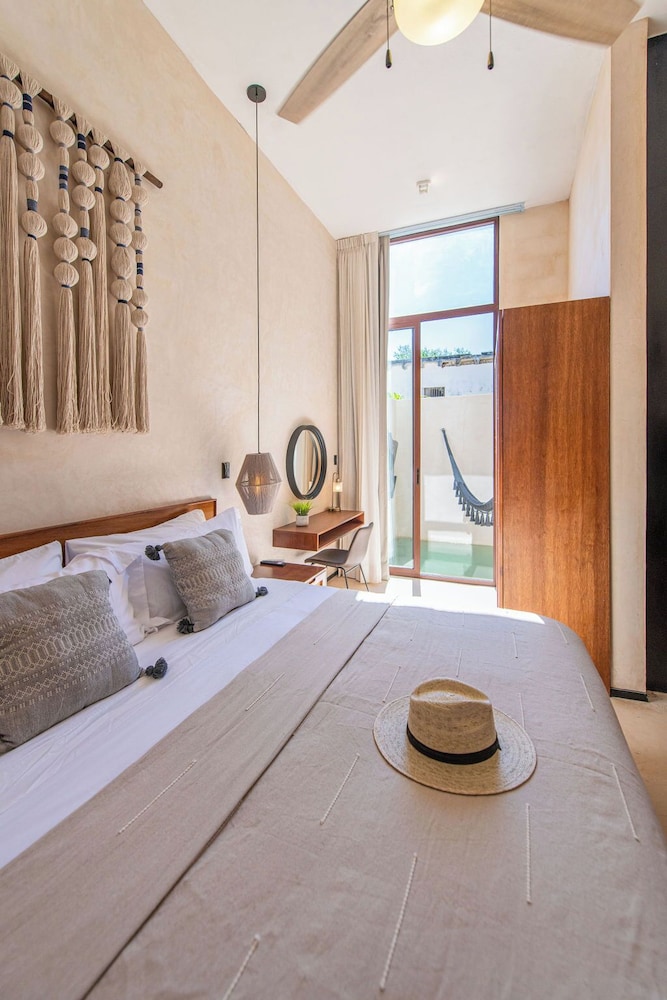 Premium House photo 1