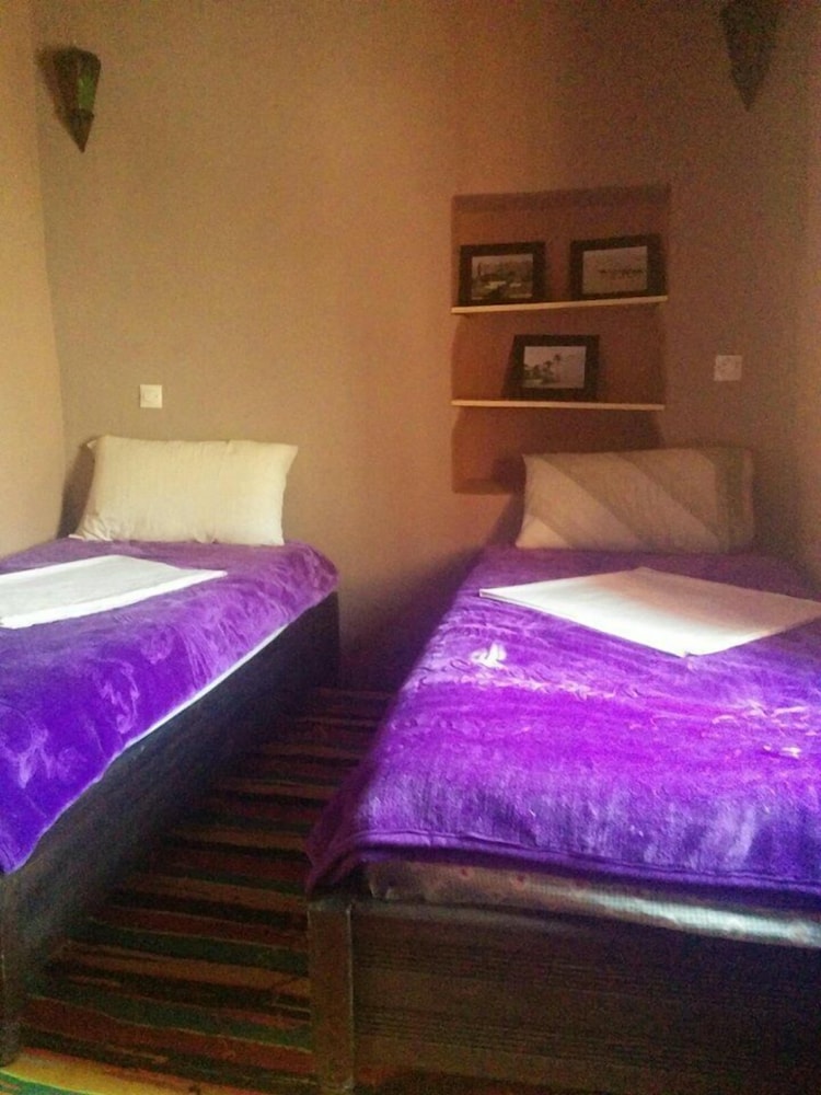 Twin Room, Shared Bathroom photo 3